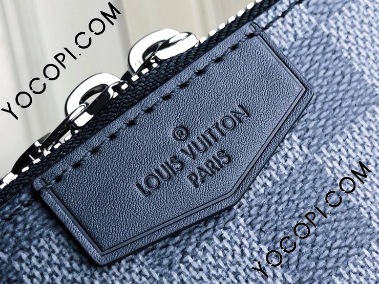 Louis Vuitton Navy blue Silk ref.1020018 - Joli Closet