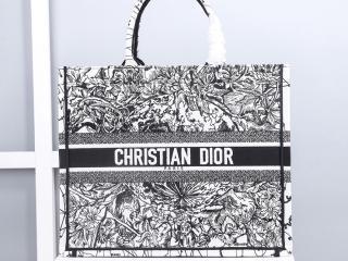 【M1286ZWBR_M941】 Dior ディオール バッグ スーパーコピー 20新作 Dior Zodiac BOOK TOTE エンブロイダリー トートバッグ