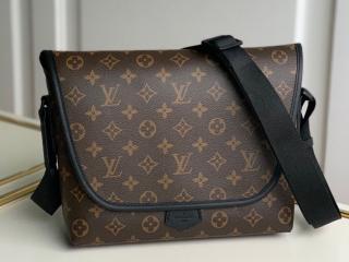 Louis Vuitton Magnetic messenger (M45557)