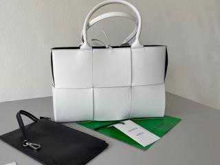 【609175-3】 BOTTEGA VENETA N級 ボッテガ・ヴェネタ バッグ スーパーコピー 22新作 ARCO Intreccio ラムスキン アルコ トートバッグ