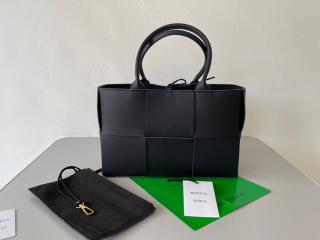 【609175-8】 BOTTEGA VENETA N級 ボッテガ・ヴェネタ バッグ スーパーコピー 22新作 ARCO Intreccio 牛革（カーフ） アルコ トートバッグ