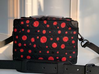 【M21677】 LOUIS VUITTON ルイヴィトン モノグラム・アンプラント バッグ コピー 23新作 LV × YK HANDLE SOFT TRUNK ハンドル・ソフトトランク ショルダーバッグ
