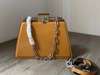 【Peekaboo-01】 FENDI フェンディ バッグ スーパーコピー 23新作 Peekaboo Cut Petite ピーカブー カット プチ レザー バッグ レディース ショルダーバッグ