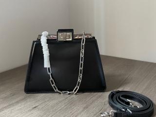 【Peekaboo-06】 FENDI フェンディ バッグ コピー 23新作 Peekaboo Cut Petite ピーカブー カット プチ レザー バッグ レディース ショルダーバッグ