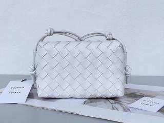 【680254-1】 BOTTEGA VENETA ボッテガ・ヴェネタ バッグ コピー ミニ ループ カメラバッグ レディース ショルダーバッグ