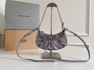 ﻿【695814-5】 BALENCIAGA バレンシアガ バッグ コピー 新作 Le Cagole Mini Bag チェーン付き アリーナラムスキン アンティーク調シルバー金具 ショルダーバッグ