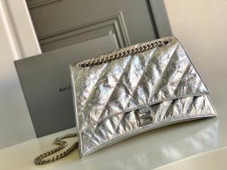 【716393-4】 BALENCIAGA バレンシアガ バッグ スーパーコピー 新作 シルバー の ウィメンズ CRUSH ミディアム チェーンバッグ キルト仕上げ ショルダーバッグ