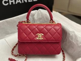 CHANEL バッグ Chanel // Early 1990s Black V Stitch Bijou Crossbody Bag