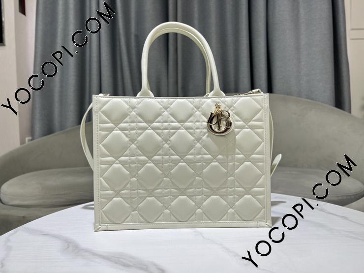 【人気間違いなし！使いやすさ万能♪】 DIOR バッグ マイクロサイズになった！「ディオール」のアイコンバッグ | VERY