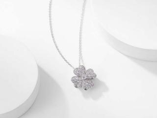 Van Cleef & Arpels ヴァン クリーフアンドアーペル 偽物 アクセサリー ネックレス ホワイトゴールド