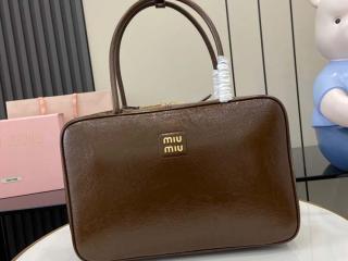 【5BB117-4】 MIUMIU ミュウミュウ バッグ コピー 25SS新作 ボー ナプラックパテントレザー バッグ レディース ハンドバッグ