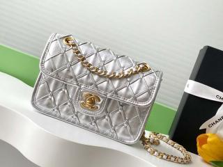 【AS4797-3】 CHANEL シャネル バッグ スーパーコピー 25年春夏 ミニ フラップ バッグ メタリック ブレード カーフスキン ショルダーバッグ 3色可選択