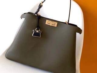 【8BN358-4】 FENDI フェンディ バッグ スーパーコピー 25新作 Peekaboo Soft ピーカブー ソフト ラージ ダブグレーレザー レディース ショルダーバッグ 5色可選択