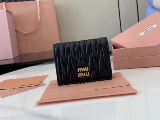 【5MV204-07】 MIUMIU ミュウミュウ 財布 コピー 25新作 マテラッセレザー 折り財布 レディース 二つ折り財布 7色可選択 