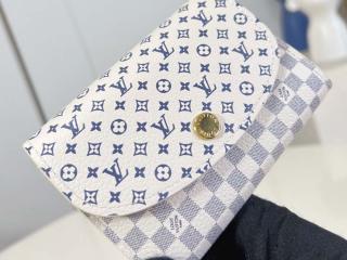 専用です。美品＊ ルイヴィトン ダミエ アズール ロザリ 二つ折り財布 小銭入れ LOUIS VUITTON - 【超極美品】使用感少 IC搭載 ルイヴィトン