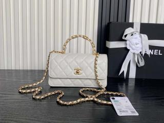 CHANELシャネル　バック チェーン クラッチ バッグ - グレインド カーフスキン、ブラック